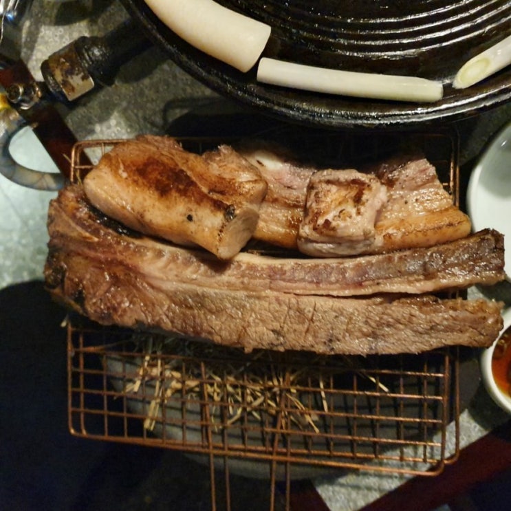 삼각지역 분위기 맛집 - 몽탄 (영수증 첨부) / 짚불삼겹살, 우대갈비