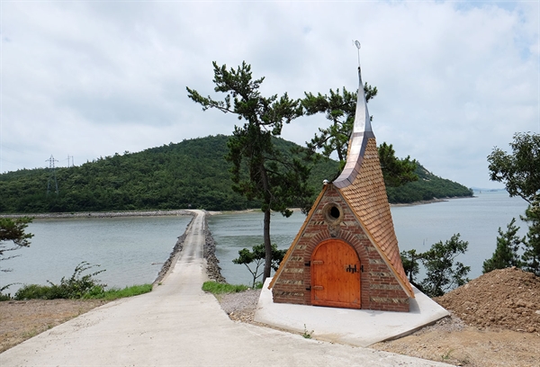  꿈틀대는 섬 _12개 작은 예배당이 있는 기점·소악도,한국의 산티아고를 꿈꾸는 섬