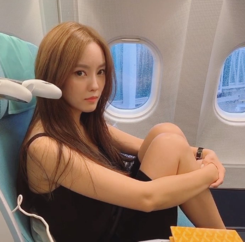 효민 나이 티아라 왕따사건 왕쓰총 90억 슈퍼카