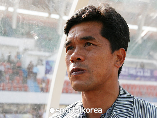 "아들 볼모로…" 고교 축구감독 정종선 '학부모 상습 성폭행' 혐의 "아들 볼모로…" 고교 축구감독 정종선 '학부모 상습 성폭행' 혐의