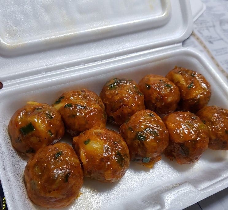  인천 남동구 간석동에 위치한 장수손만두에서 굴림만두 먹기
