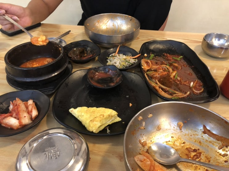  합정역 순두부 제육볶음 : 메세나폴리스 소공동뚝배기집