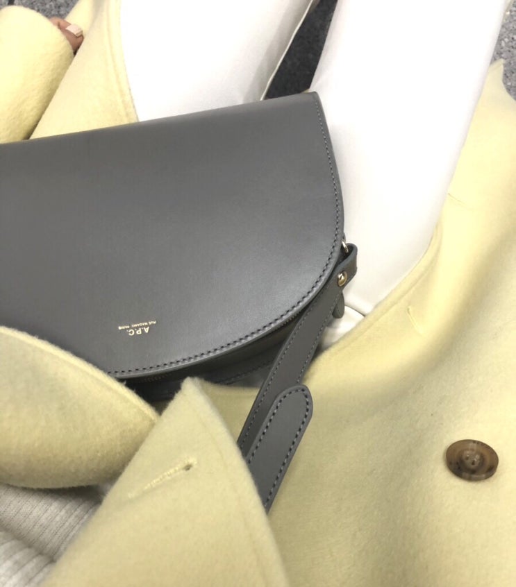  [Review] A.P.C. 아페쎄 가방 / 아페쎄 하프문백