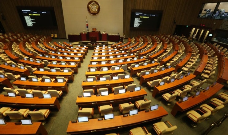 정치 이야기하는 친구들