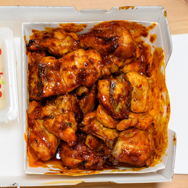  치킨 신메뉴 / 굽네치킨 마라볼케이노 - 맛있게 맵다