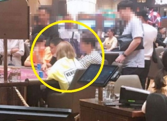BJ철구, 딱 걸렸다! 방송 중 즐겨 마시던 캔커피가 테이블 위에 올려져 BJ철구, 딱 걸렸다! 방송 중 즐겨 마시던 캔커피가 테이블 위에 올려져