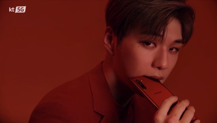  베일을 벗은 KT강다니엘 갤럭시노트 10 5G 아우라레드