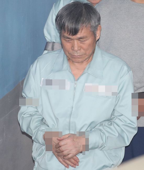 '신도 상습 성폭행' 만민교회 이재록 목사, 징역 16년 확정