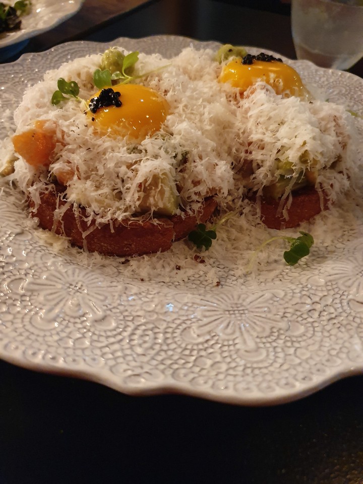 [이태원모임하기좋은곳] 이태원 브런치 맛집/한남동 와인바/이태원 와인바/무더위속 이태원 핫플레이스 살모니스트에 갔어요~