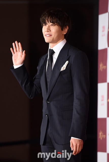 박효신, 사기혐의 두번째 피소…이번엔 인테리어 비용 미지급 박효신, 사기혐의 두번째 피소…이번엔 인테리어 비용 미지급