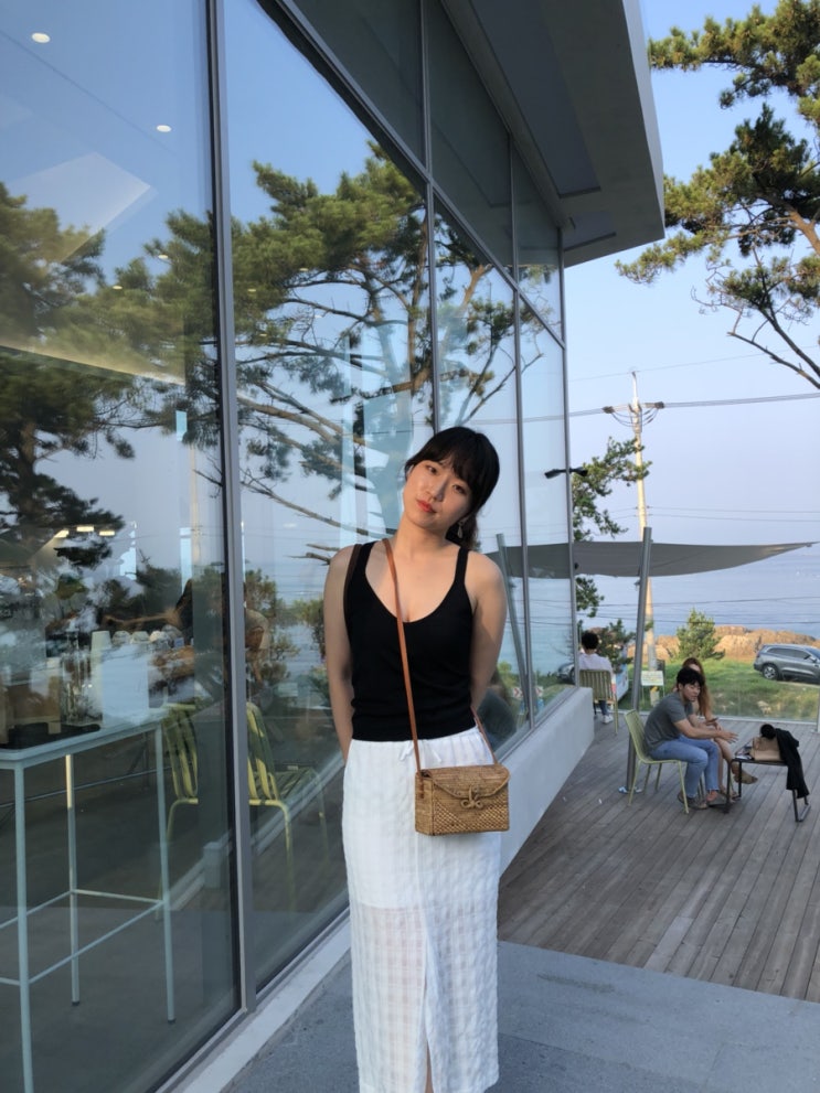  데일리룩::38컴온커먼 스커트, 프로스트제이,라탄백 여름코디/ 꾸안꾸룩