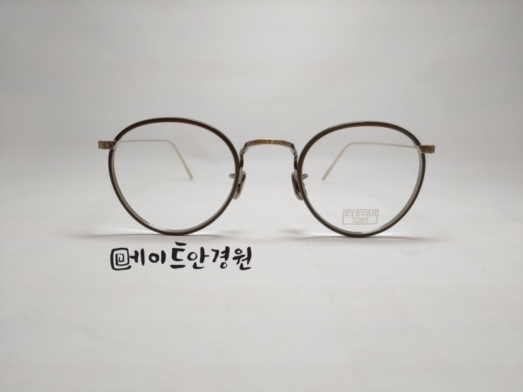  타짜3 : 원 아이드 잭 류승범 선글라스는 아이반7285 717W 입니다