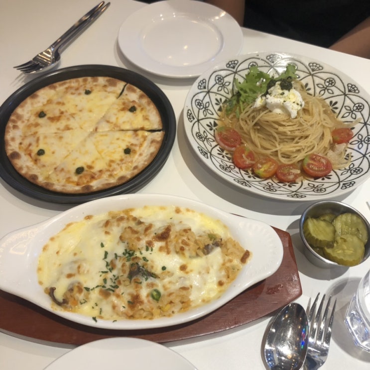  철산역 맛집, 딱 그 가격하는 “롤링 파스타(Rolling Pasta)”
