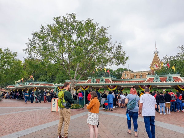 미국 캘리포니아 LA 디즈니랜드 파크(Disneyland Park) 1 - 놀이기구(어트랙션) / 패스트패스 / 무료 기념 배지 : 네이버 블로그 미국 캘리포니아 La 디즈니랜드 파크(Disneyland Park) 1 - 놀이기구(어트랙션) / 패스트패스 / 무료 기념 배지 : 네이버 블로그