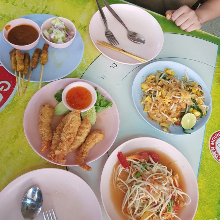  방콕 아속역 : 수다(SUDA) 식당, 스타벅스 1+1 !!