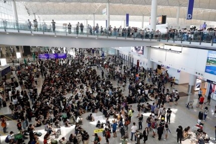 홍콩국제공항, 내일 오전 9시까지 폐쇄