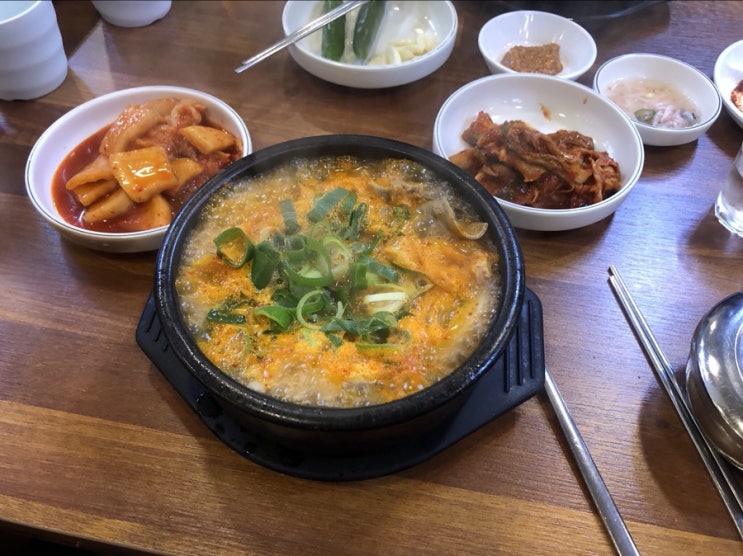  깨끗하고 청결했던 그리고 무엇보다도 맛있었던,새절역 우자매 순대국