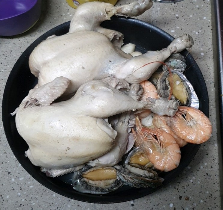 말복 더위야 물러가라 전복삼계탕. 또 생새우회ㅋ 말복 더위야 물러가라 전복삼계탕. 또 생새우회ㅋ