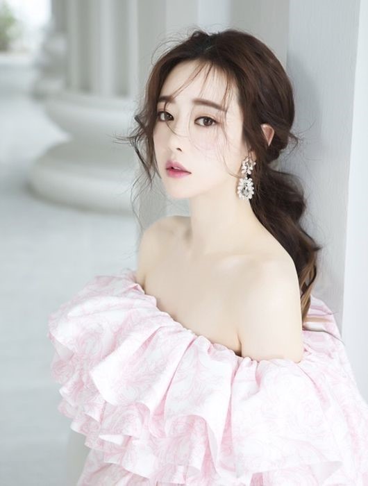  홍수아