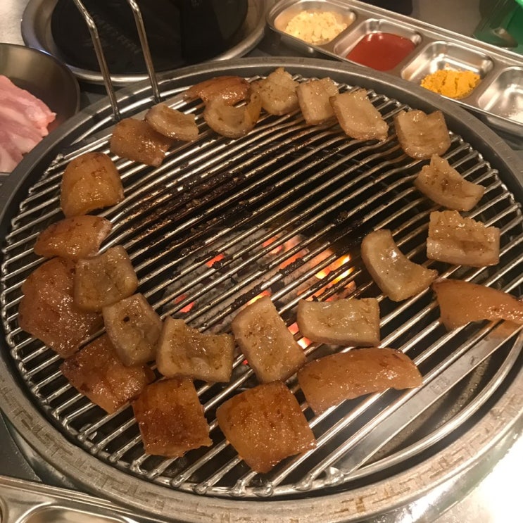 [서울/마포] 서울 홍대맛집 돼지껍데기 맛집 " 인계동껍데기 " 늦은후기... 나만빼고 다갔더라고?? Feat 허각 (사장인걸 안비밀) &lt;인계동껍데기 &gt; 홍대점 