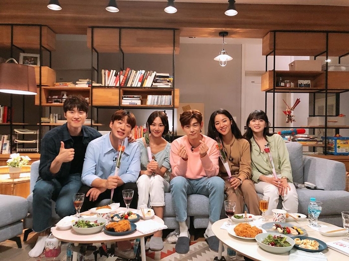  몽키우드 테이블이 JTBC드라마 #멜로가체질 방송협찬 했답니다:)