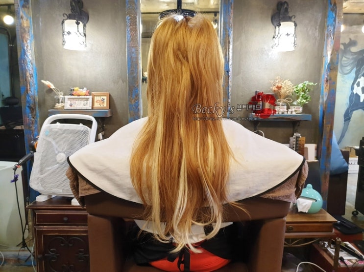  마포구 홍대 퍼니T 정품 포인트 탈색 스티커 붙임머리