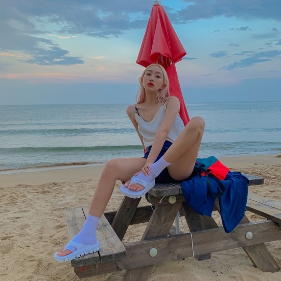  엄브로 슬리퍼 : 범피쏭 쪼리 코디하기 딱 좋아