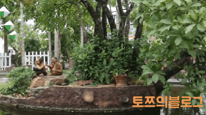  [베트남자유여행 3일차] 2019.08.03 #베트남순대 #CO.OP마트 #동허이서점 #동허이로컬식당 #동허이57카페 #동허이바닷가