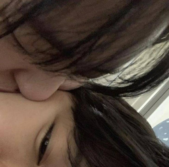  솜혜인, '사실 저는 양성애자에요'  여자친구 깜짝 공개 '커밍아웃'