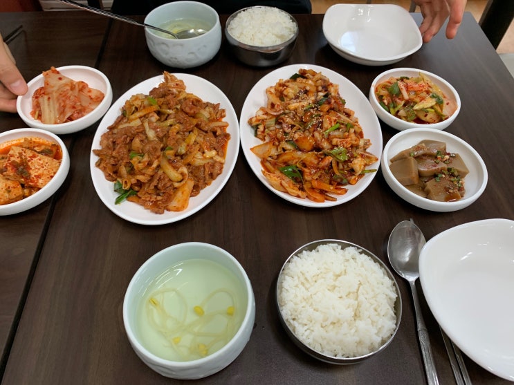 학사분식 맛이 그대로 너무 맛있는 점심 히힛~