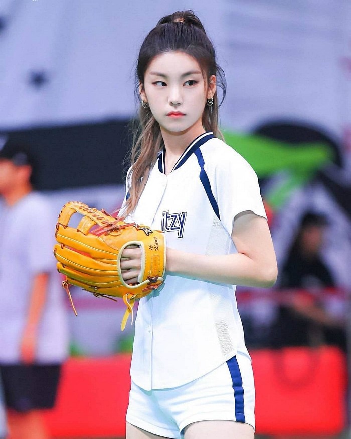 2019 아육대 투구 - 은메달 예지(ITZY) 야구여신 여기 있지
