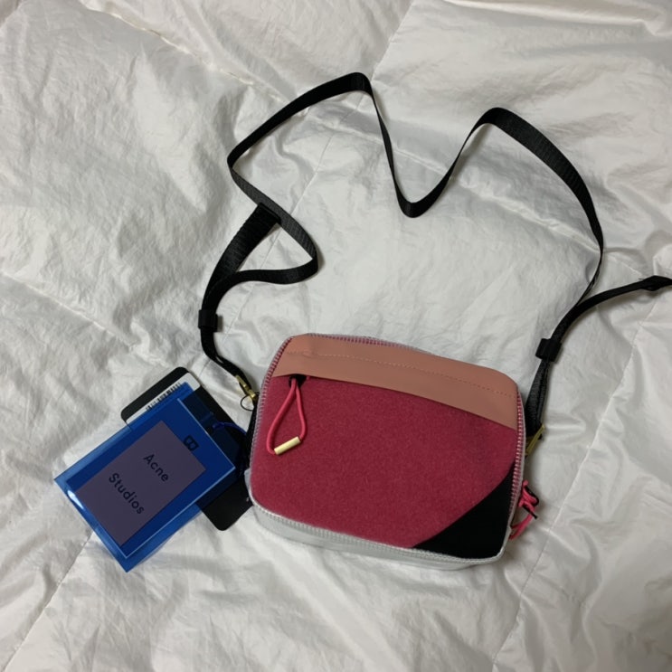  [shopping] 아크네, 아크네스튜디오, 아크네 크로스백, 아크네 하이디백, mixed material bag 구매 후기!