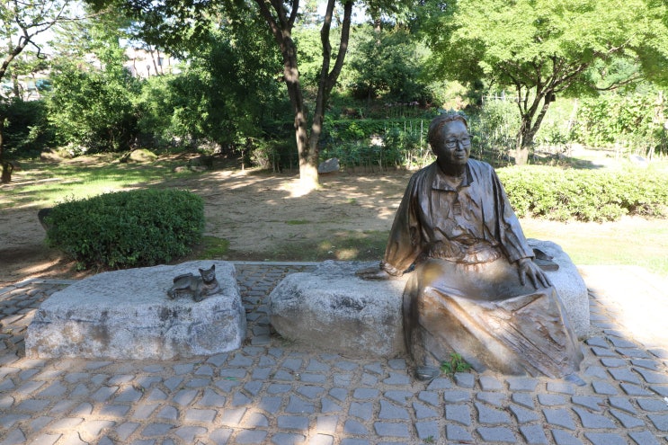  (원주 박경리 문학동산) 일제의 수탈을 고발한 토지의 작가 박경리 선생님의 흔적을 따라가는 길 - 광복절 아이 교육에 좋겠네요.