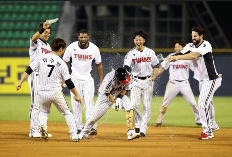  6점=LG 전승! 페게로 만리런 고우석 8승 김민성 끝내기 안타!