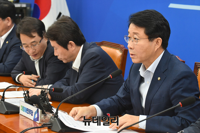  "반갑다 반일영화"… '봉오동 전투' 띄우는 민주당