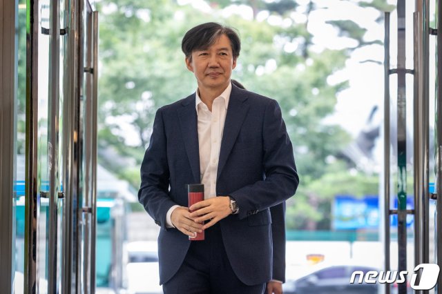  [홍익표]"공안검사 출신 황교안 자유한국당 대표, 조국 후보자에 대한 과도한 공격, 구태정치를 중단하고 역량 검증에 집중하라"