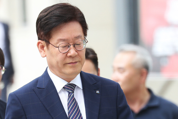  경기지사 이재명, 항소시서 1심과 동일한 징역 1년 6개월 구형!