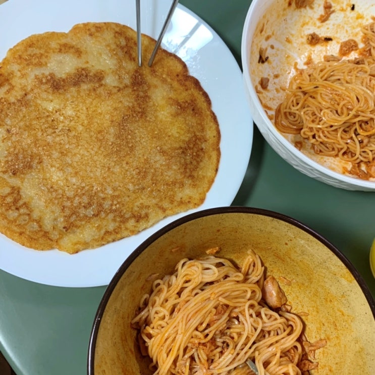  자취생 간단요리 #3 재료가 필요없는 백설 감자전 후기 + 비빔국수