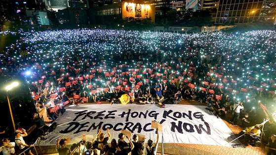 홍콩 시위 격화 및 미중 무역협상 긴장 완화 (8월13일 미국증시)