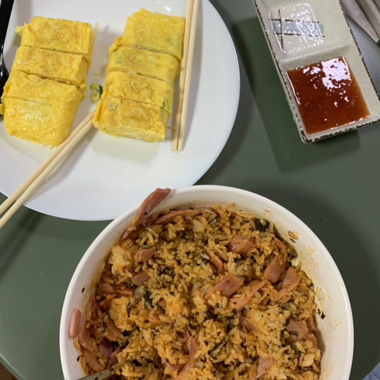  자취생 간단요리 #5 팔도비빔장으로 만든 베이컨 비빔밥 + 계란말이