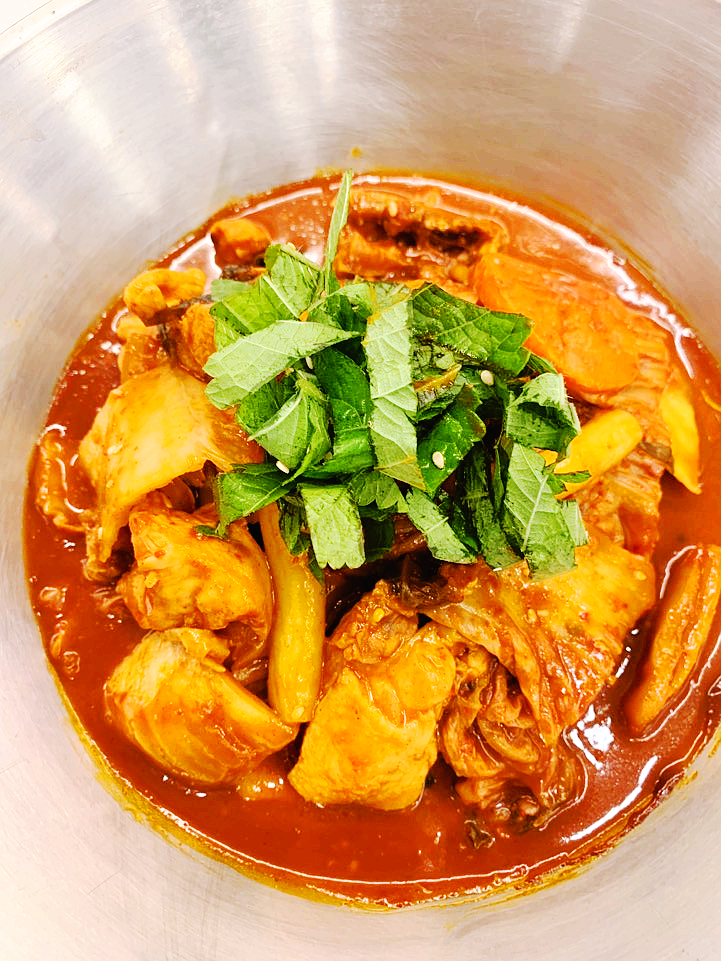  안동이모한테 배워온 치즈간장찜닭과 순창할매한테 배워온 묵은지고추장찜닭 만들어봤습니다~ㅎㅎㅎ