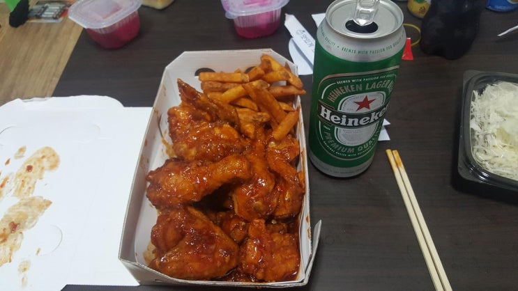  월드컵예선 보면서 먹을려고 주문했는데 축구시작전에 도착했네요:-)