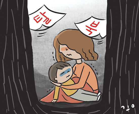 탈북민 모자의 끝나지 않은 비극…복지 외면 속 장례도 어렵다 - 임대아파트 산다고 한 번, 왜 먼저 신청하지 않았냐며 두 번 외면당해 탈북민 모자의 끝나지 않은 비극…복지 외면 속 장례도 어렵다 - 임대아파트 산다고 한 번, 왜 먼저 신청하지 않았냐며 두 번 외면당해