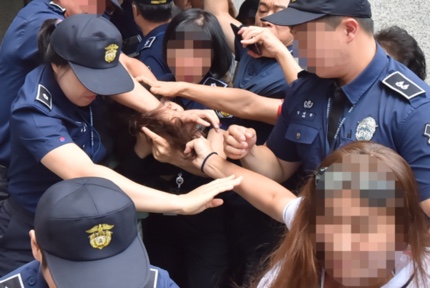 남윤국 변호사 "고유정이 공정한 재판받게 하는 게 저의 일" 남윤국 변호사 "고유정이 공정한 재판받게 하는 게 저의 일"