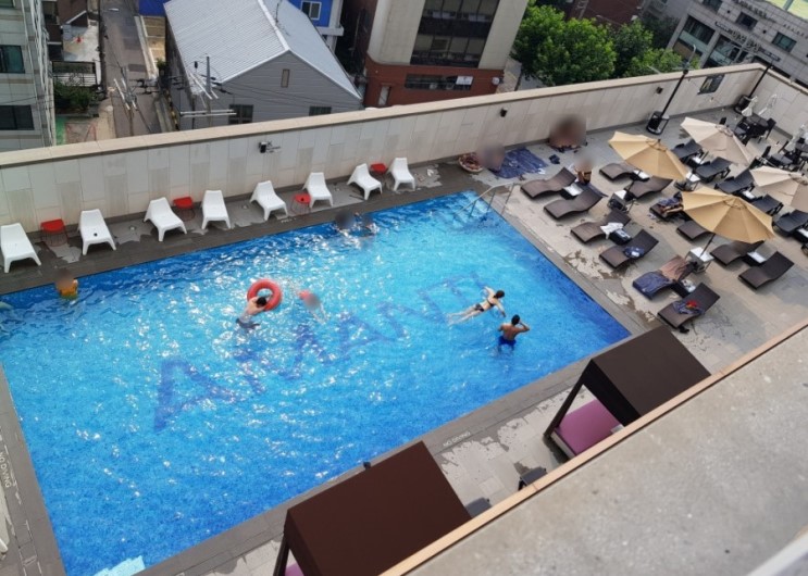 위치 좋은 홍대 아만티 호텔의 숙박&수영장 장단점/서울에서 호캉스 즐기기