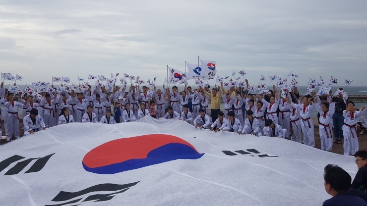  '광복절 경축 독도 태권도퍼포먼스' 울릉도에서