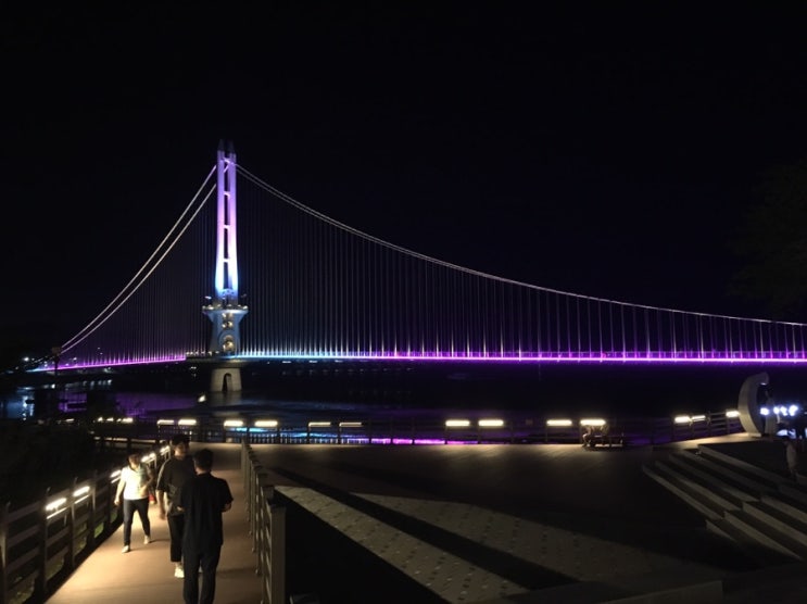  예당호 산책 명소 출렁다리