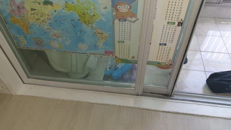  구리시 수택동 대림한숲아파트에 두꺼비 샤시수리가 알루미늄 샤시수리 롤러교체 다녀 왔어요.