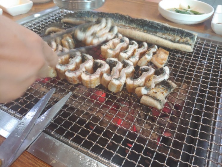  논산 장어맛집- 황산 민물장어 참숯 직화구이  민물새우 수제비 감동의맛