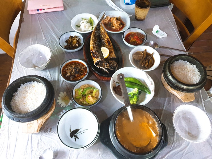  돌솥보리밥 한정식백반 퀄리티있는 와뚠지